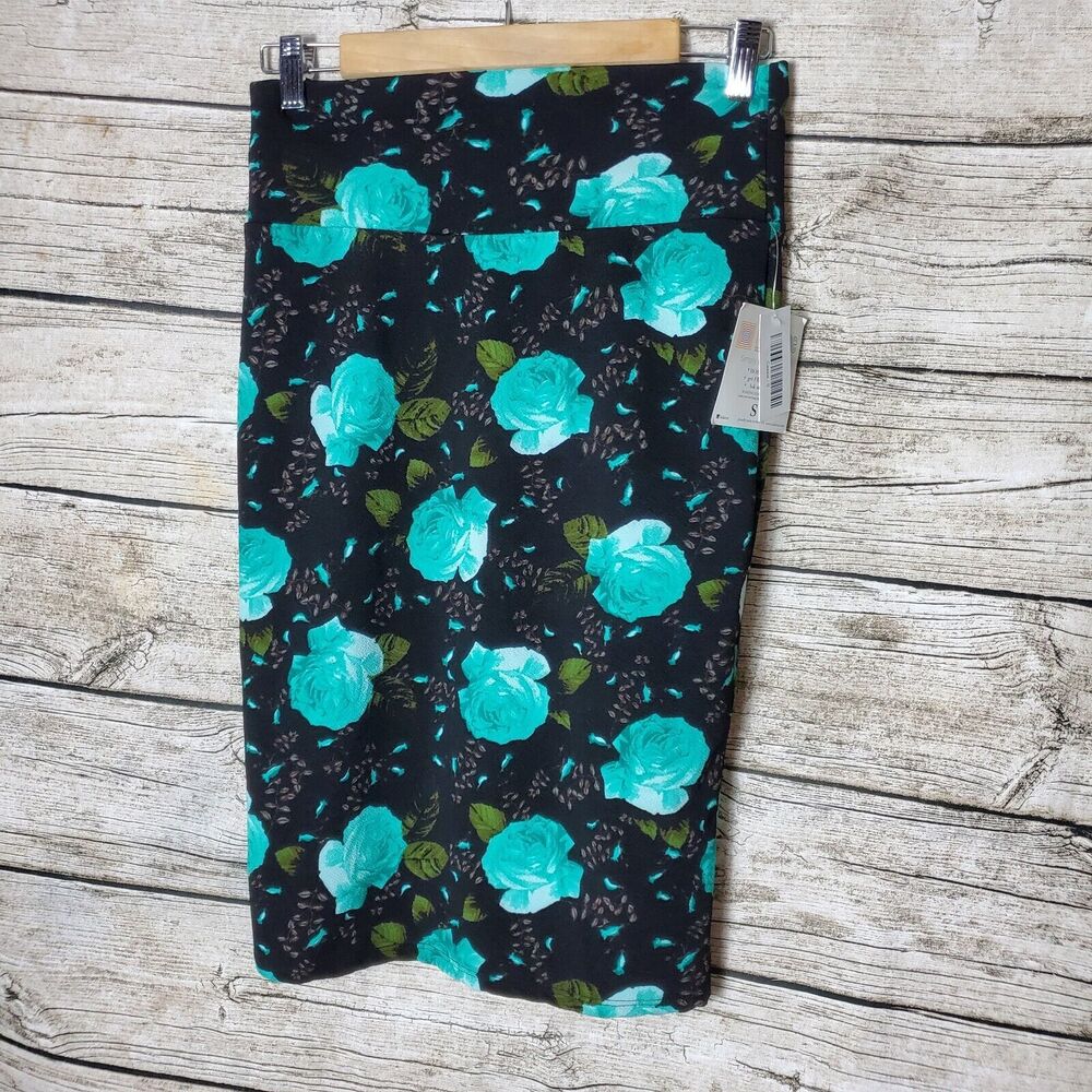 Lularoe Rose Print Cassie Pencil Skirt- size small NWT